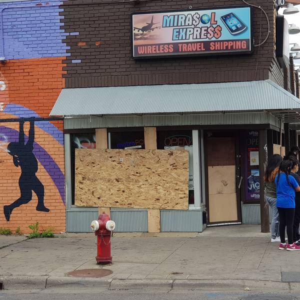 29 May20 Stop Violence sign & boarded-up shop on Lake St